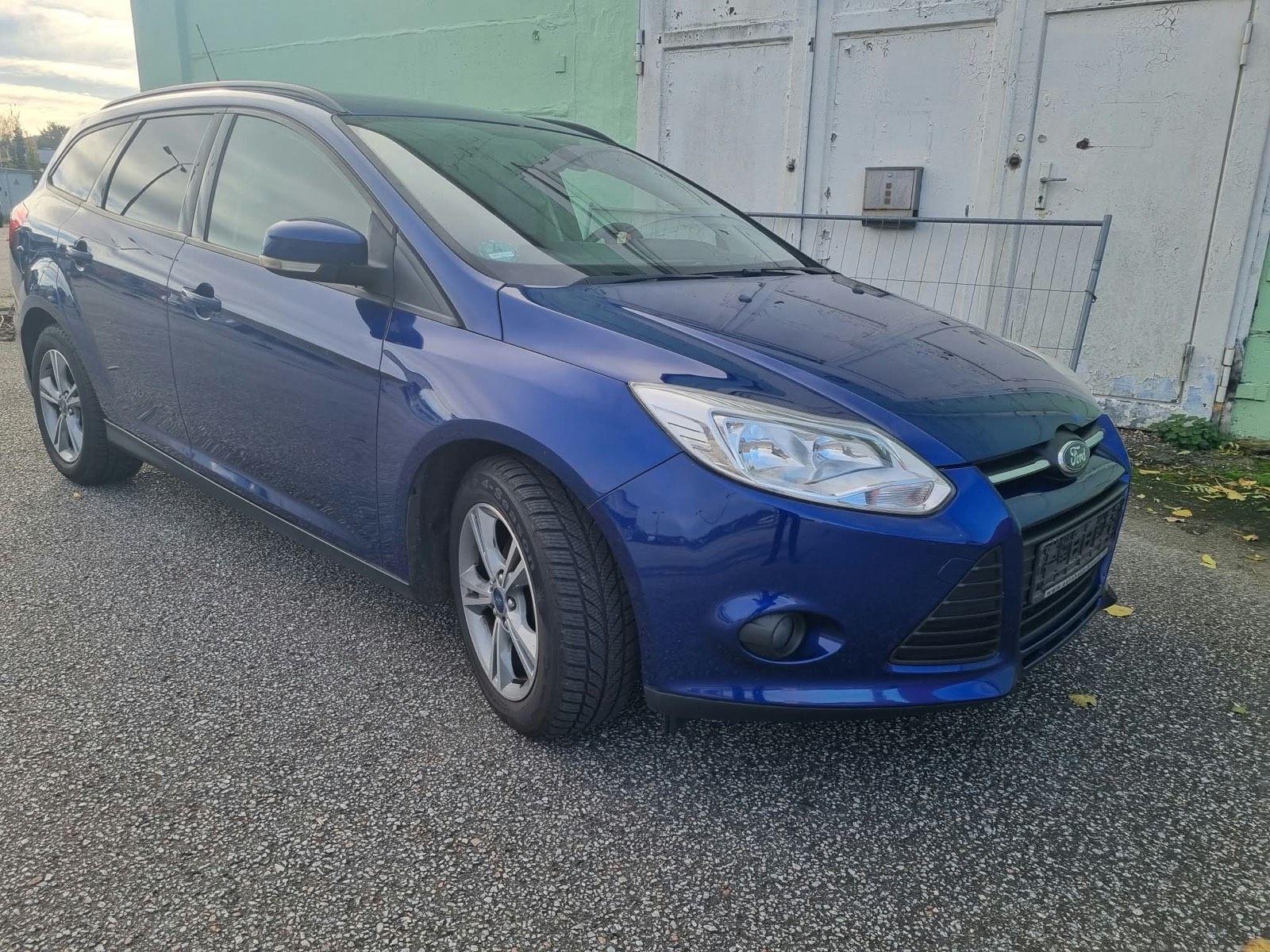 Ford Focus 2014 — rear view