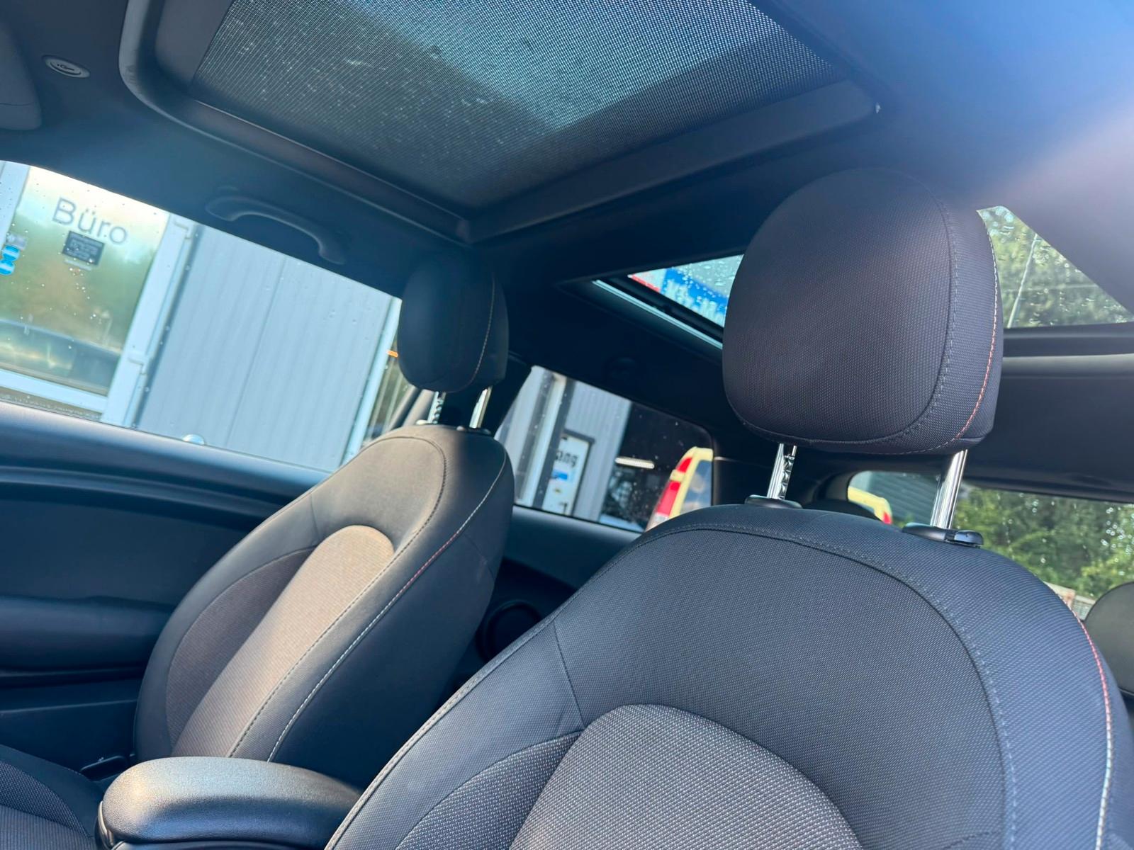 MINI COOPER SITZH°PDC°KLIMATR°PANO°TEMPOM°ALU°SH VOLL