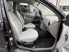 Fahrzeugabbildung Ford Fusion 1.6 Ambiente / 2. Hand Automatik Klima