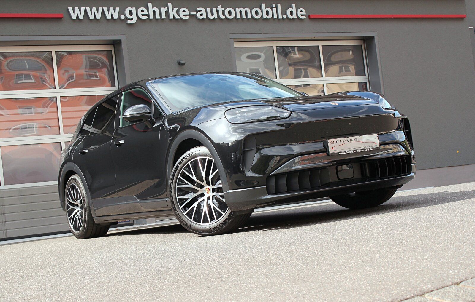 Porsche Cayenne - 1