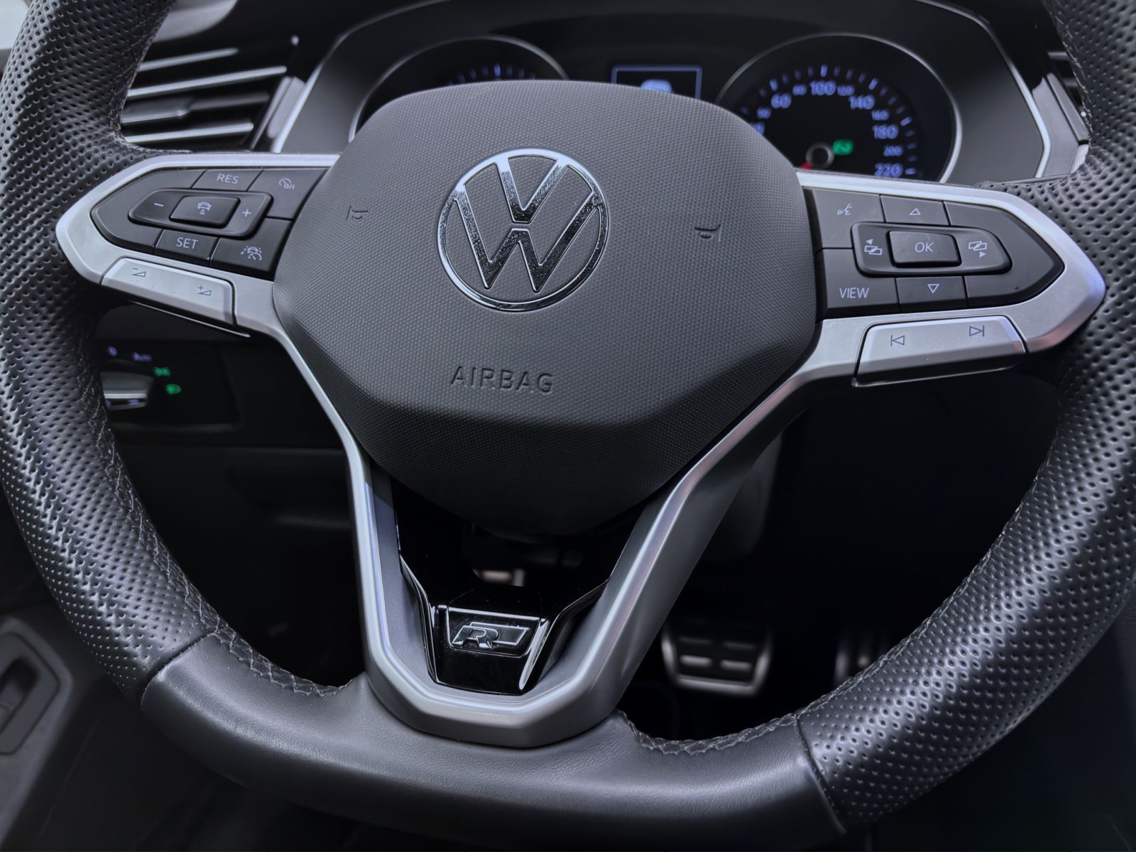 Volkswagen Passat Variant - Bild 12