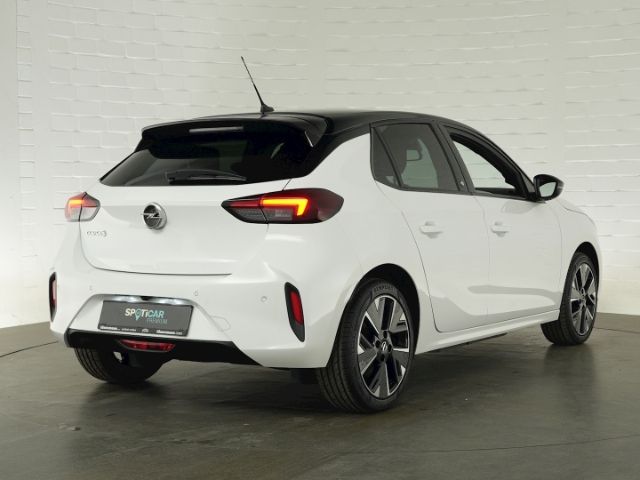 Corsa-e F GS-LINE 50kWH AT+LED LICHT+NAVI+RÜCKFA