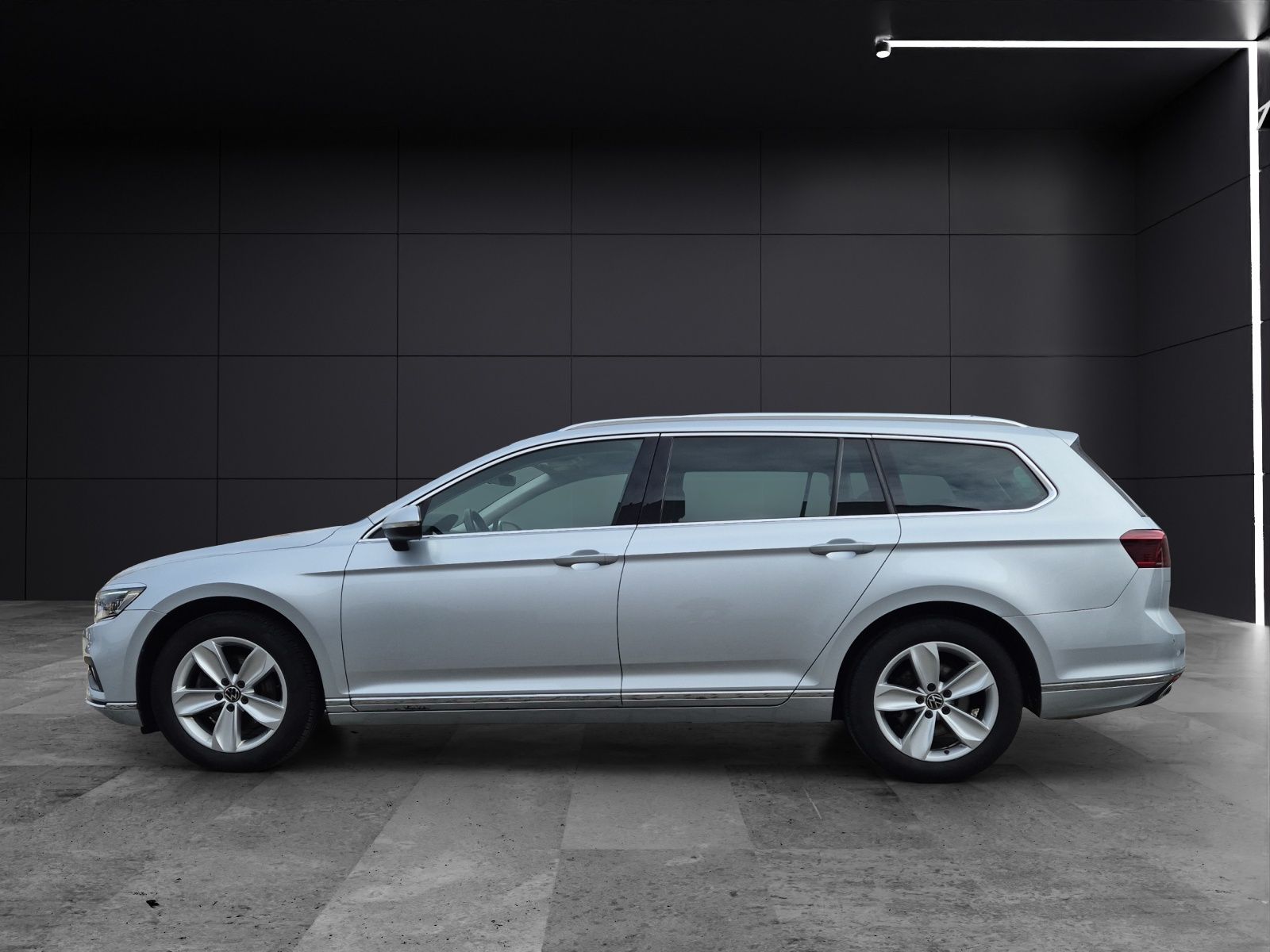 Fahrzeugabbildung Volkswagen Passat Variant TDI Elegance DSG 4M Matrix Navi A