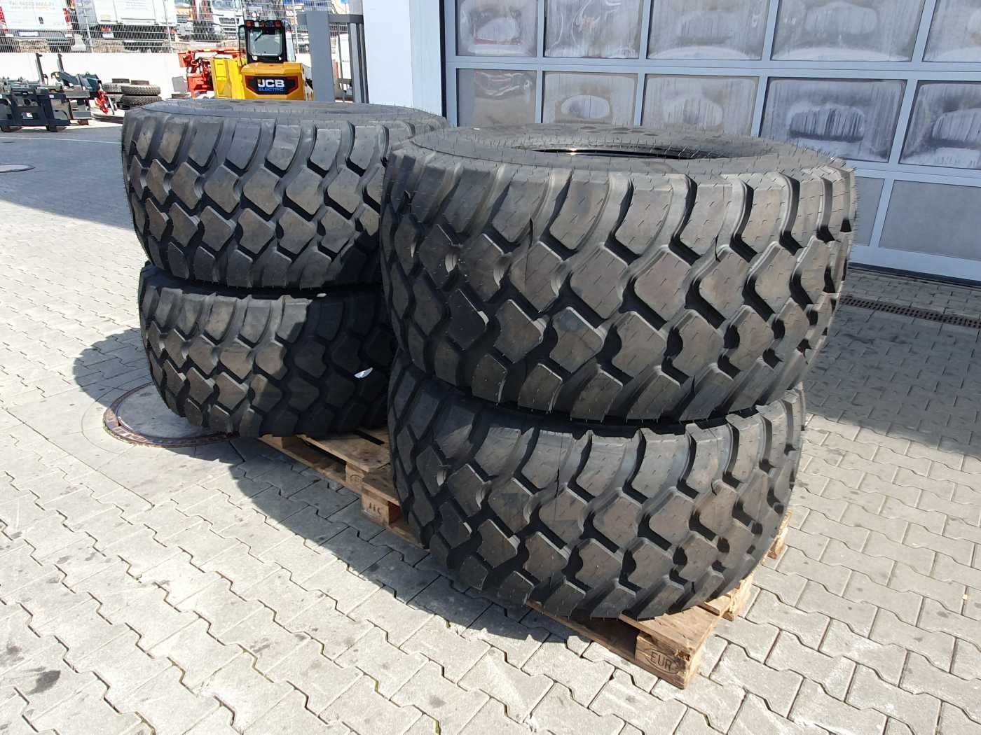 Fahrzeugabbildung Mercedes-Benz Radlader Reifen mit Felge / NEU / lagernd