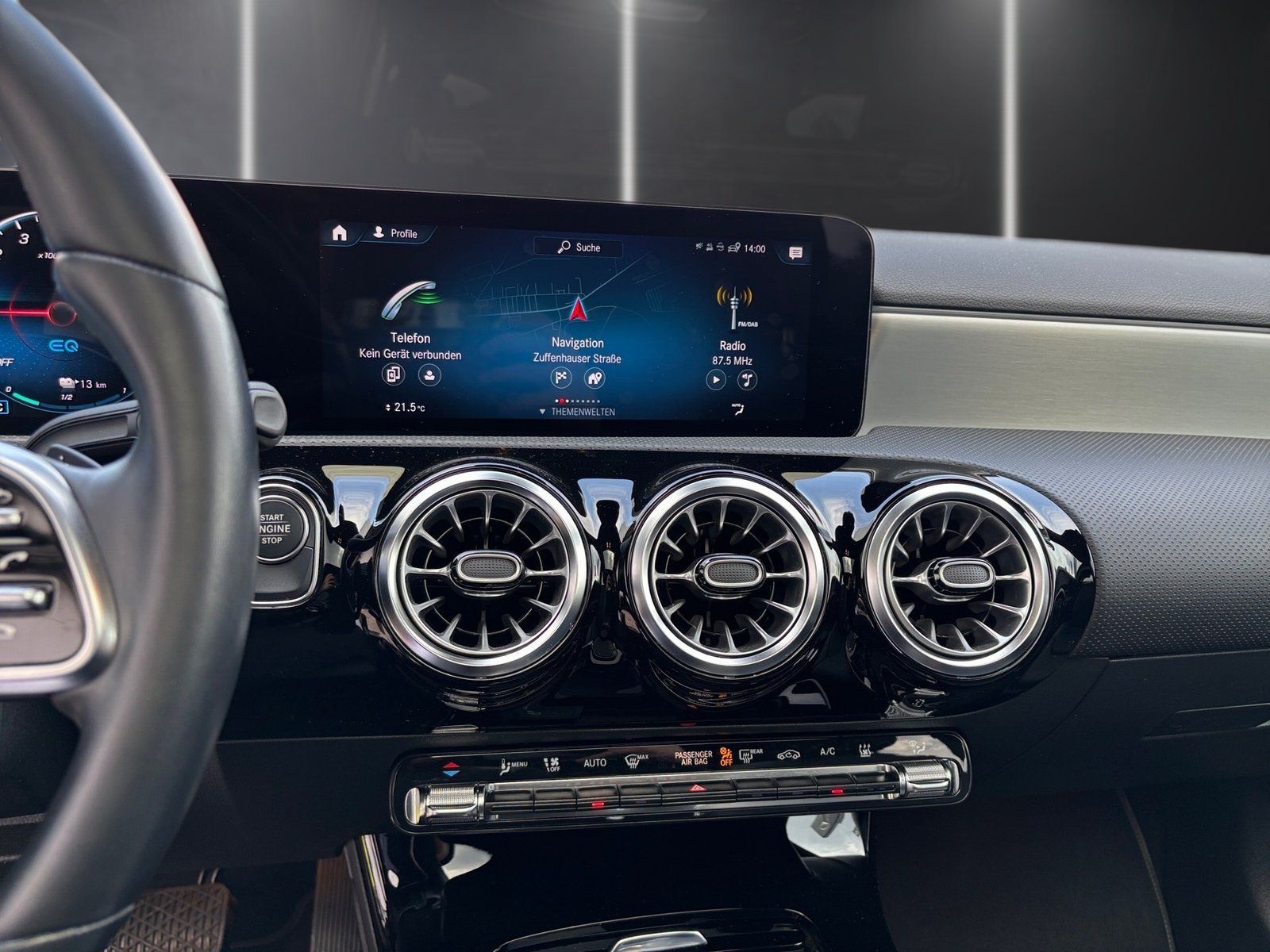 Fahrzeugabbildung Mercedes-Benz A 250 e Progressive*Pano*MultBeam*Distronic*360*