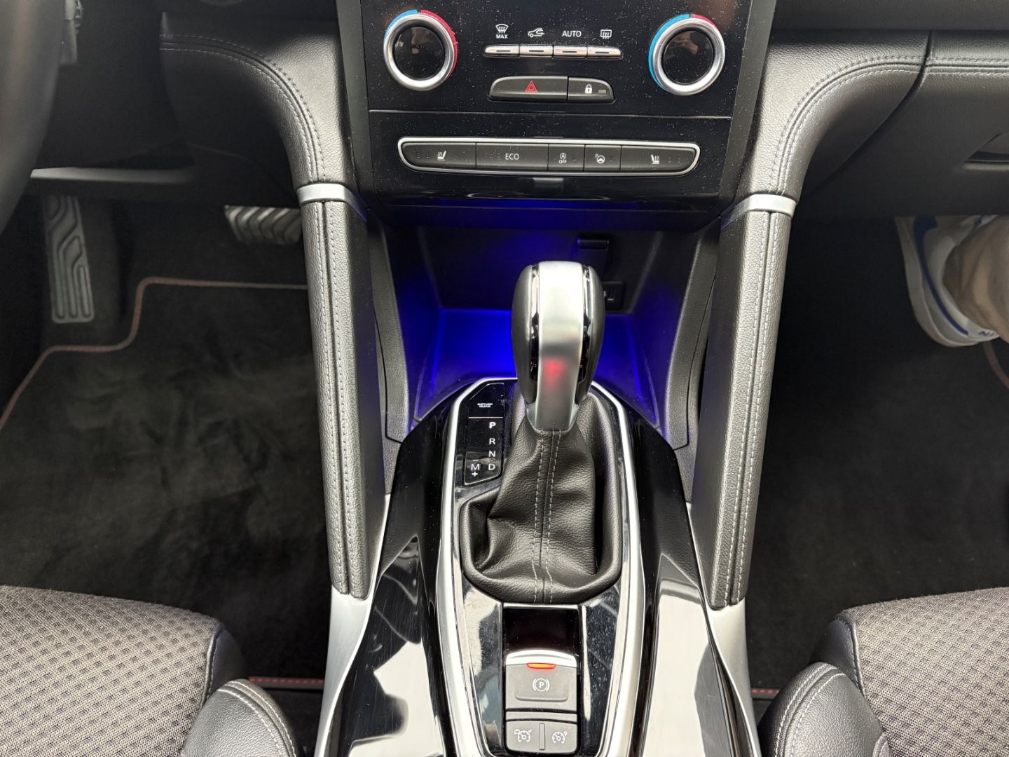 Fahrzeugabbildung Renault Koleos Techno NotBremsAss LED El. Panodach Navi