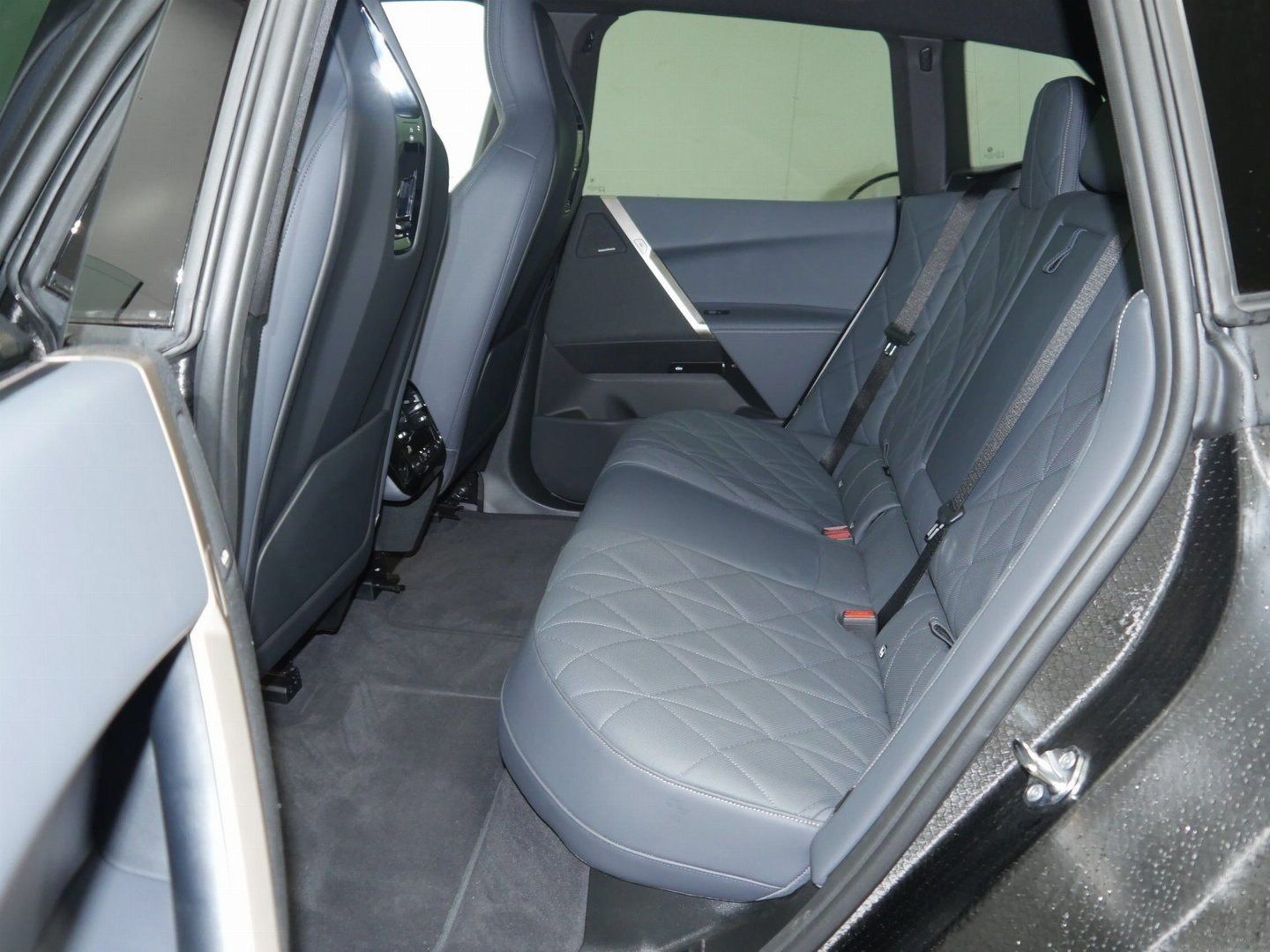 Fahrzeugabbildung BMW iX xDrive40 |Autobahnassistent |BMW Laserlicht |