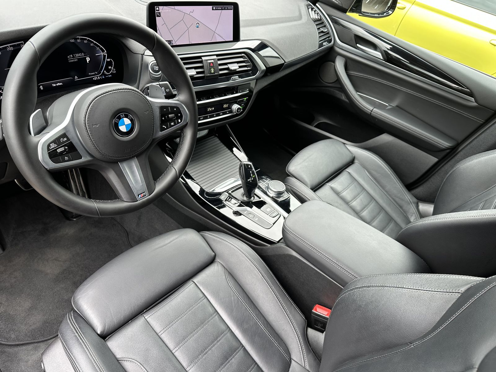 Fahrzeugabbildung BMW X3 xDrive30e M-Sport NAV+LED+H&K+21ZOLL+WLAN+VC