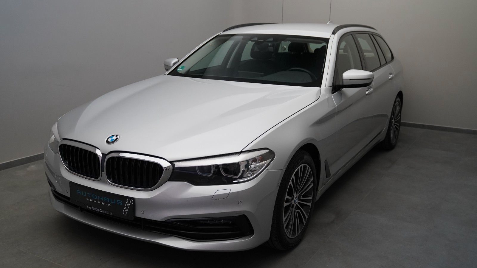 BMW 520d Touring xDrive Sport Line *AHK*KAMERA*LED* imagem 2
