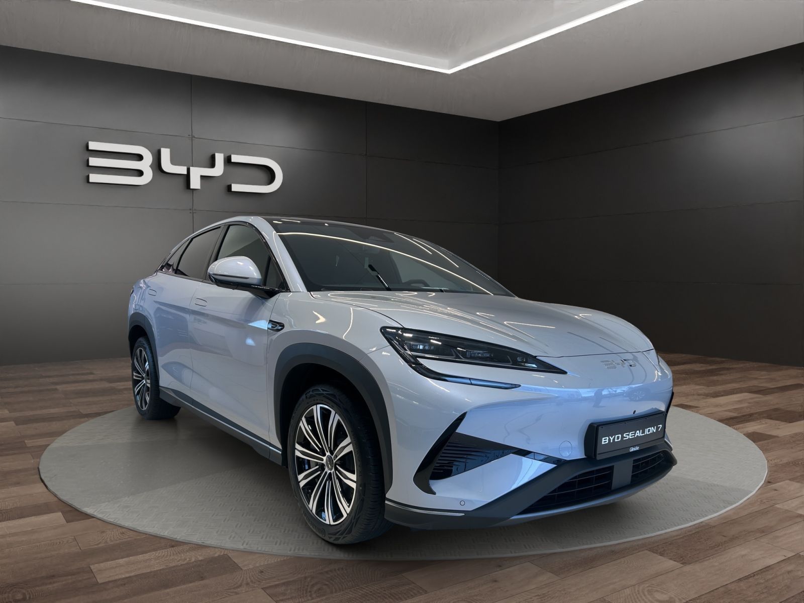 BYD SEALION 7