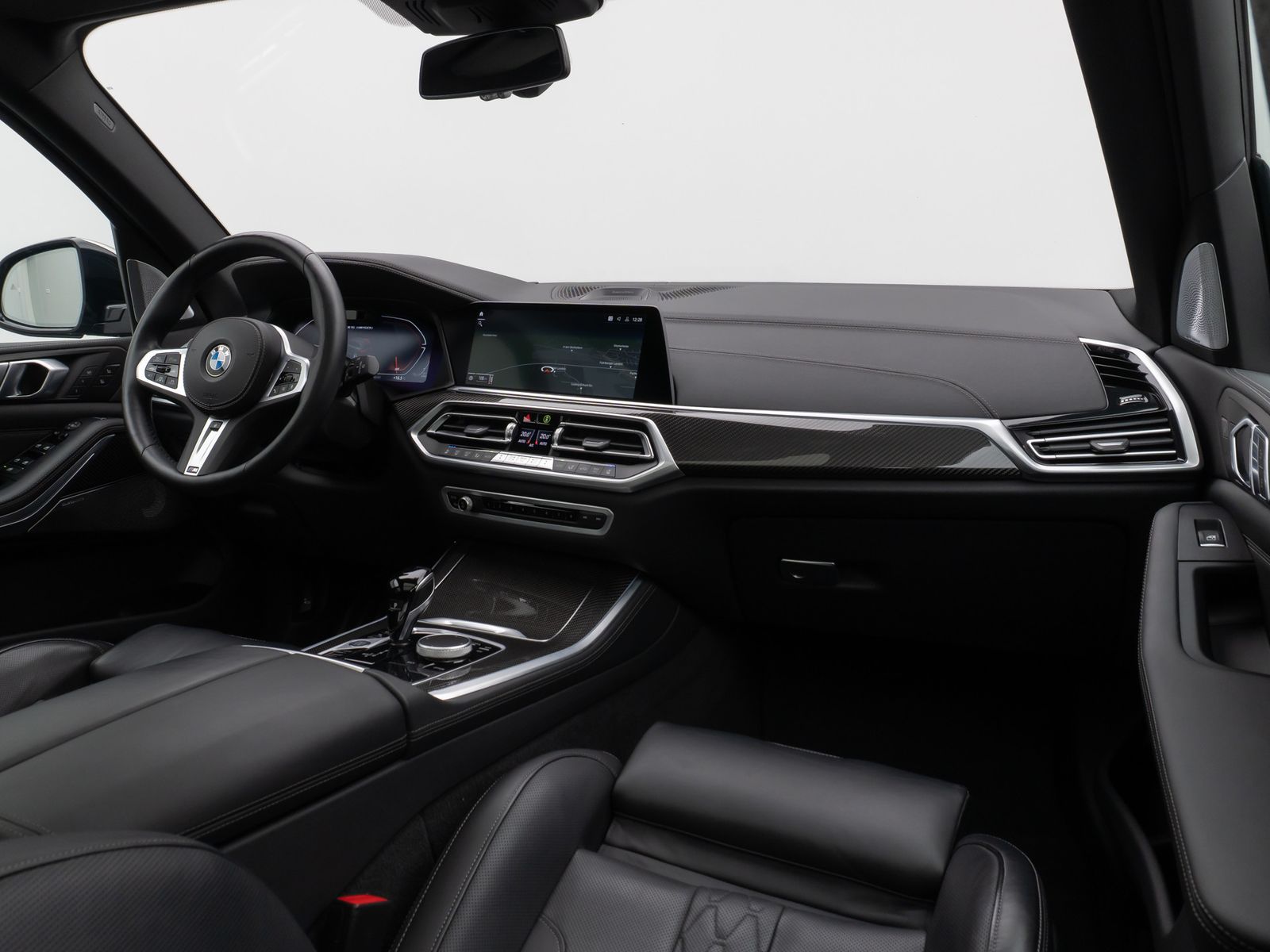 Fahrzeugabbildung BMW X5 M50i Panorama 360°Laser HUD DAB B&W Massage