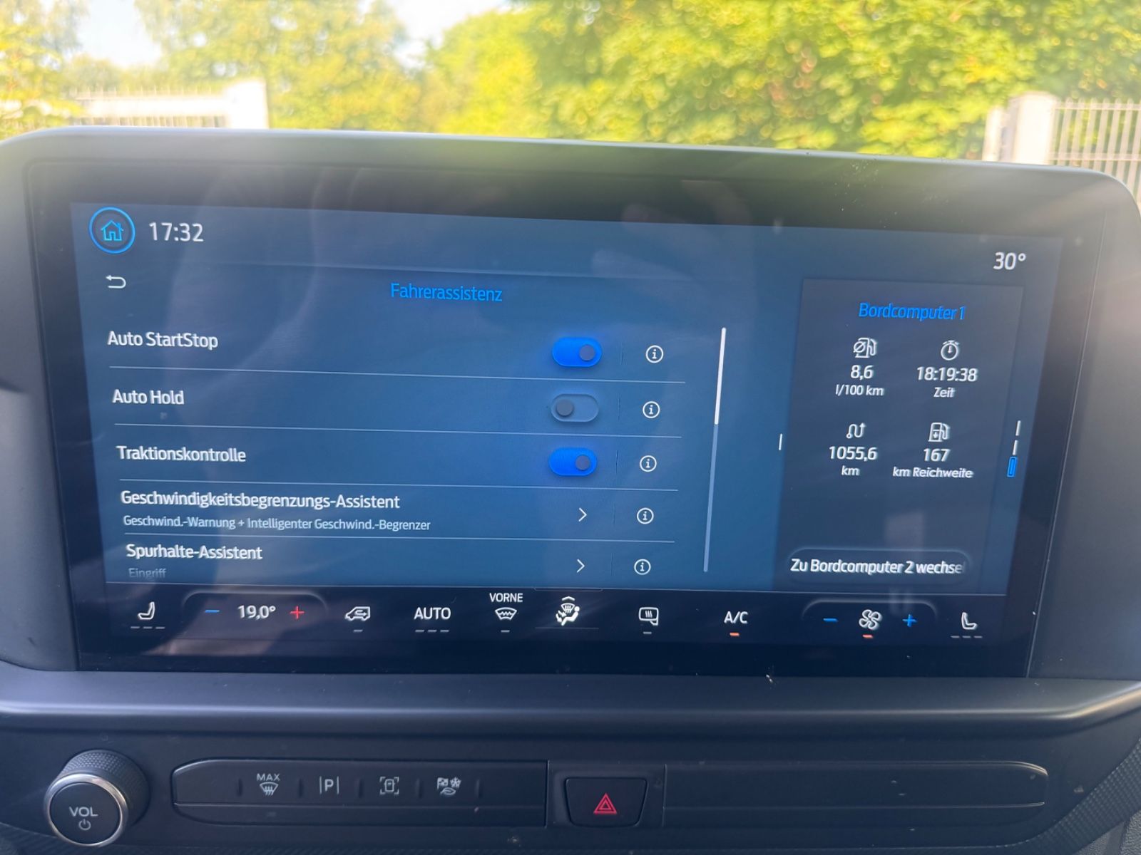 Fahrzeugabbildung Ford Transit Custom L2 LED+AHK+Kamera+Klimatronic