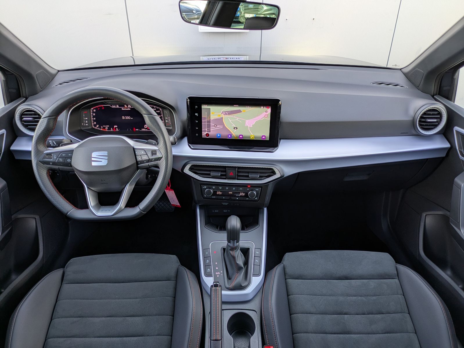 Fahrzeugabbildung SEAT Arona 1.0 TSI FR DSG AHK*ACC*LED*APP*DAB*KAMERA