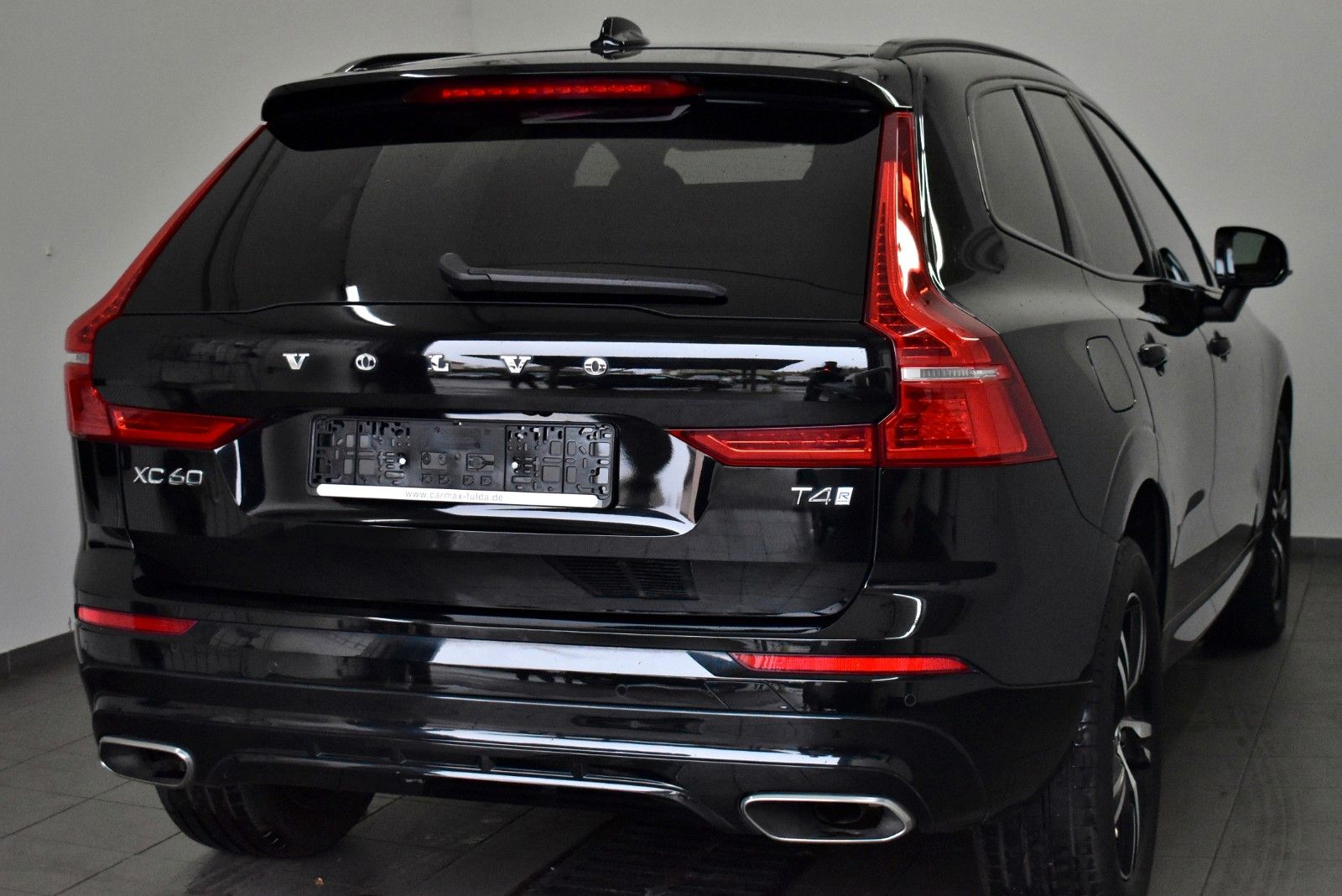 Fahrzeugabbildung Volvo XC60 T4 R Design Leder,Navi,LED,Panorama,SH,ACC