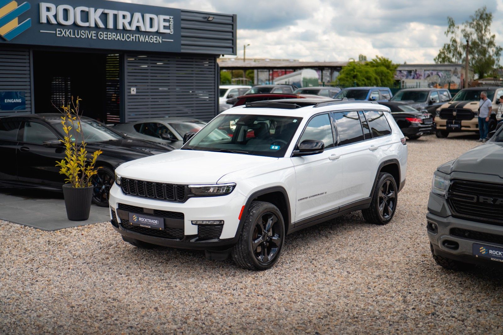 Fahrzeugabbildung Jeep Grand Cherokee 3.6 4x4 LIMITED L Night*ACC*Pano*