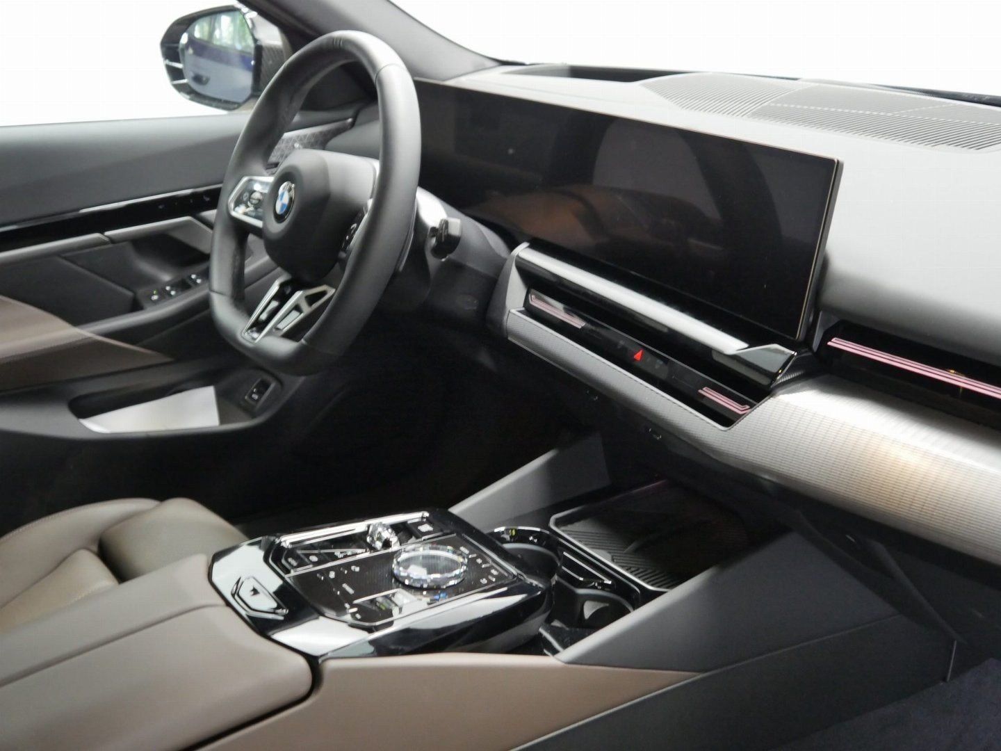 Fahrzeugabbildung BMW 540d xDrive Touring M Sportpaket AHK