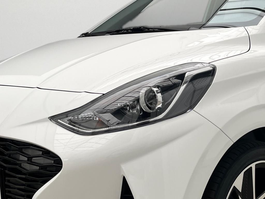 Fahrzeugabbildung Hyundai i10 1.2 Benzin M/T Prime KlimaA Navi SpurH PDC