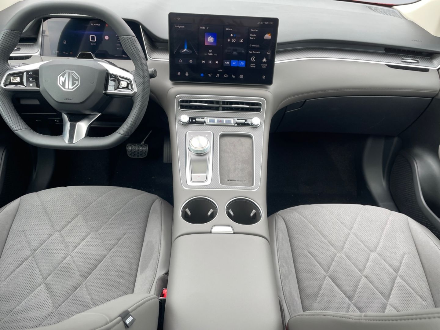 MG S6 EV