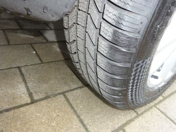 Volkswagen Tiguan - 4
