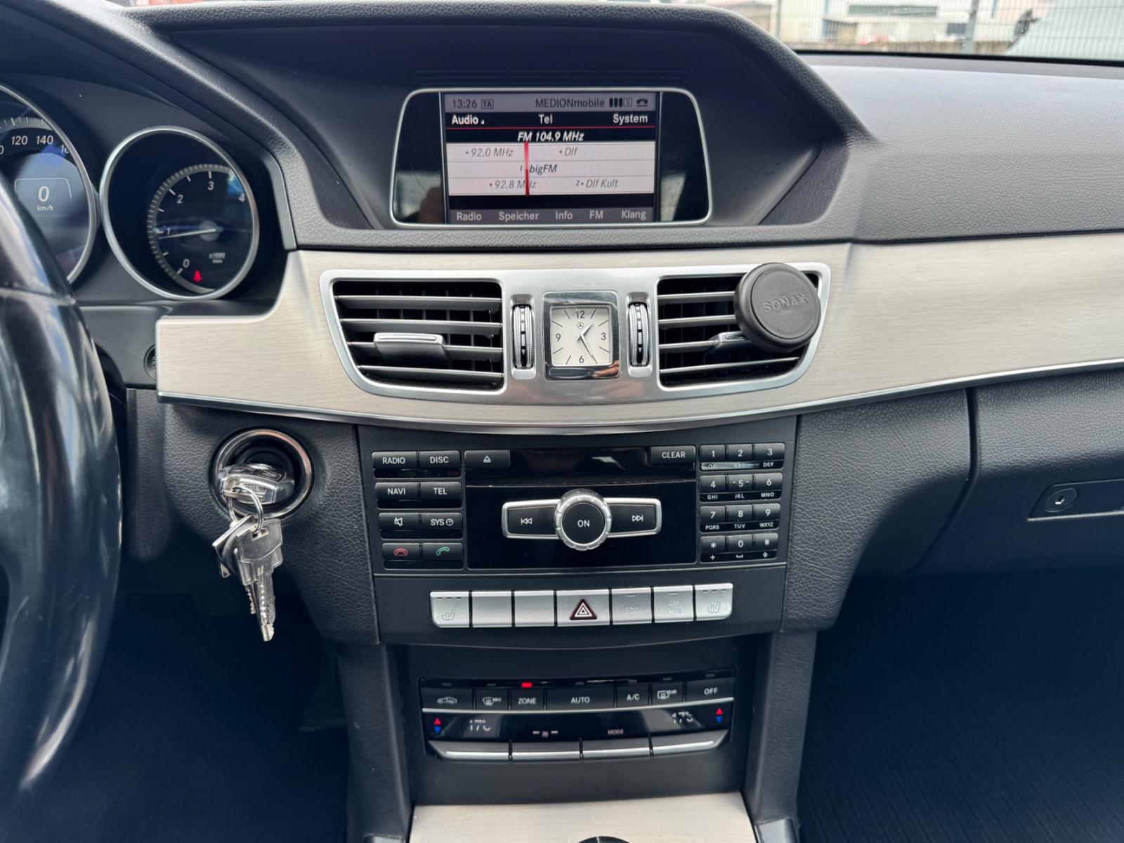 Mercedes-Benz E 220 CDI Limousine Klima Navi LED Euro 5