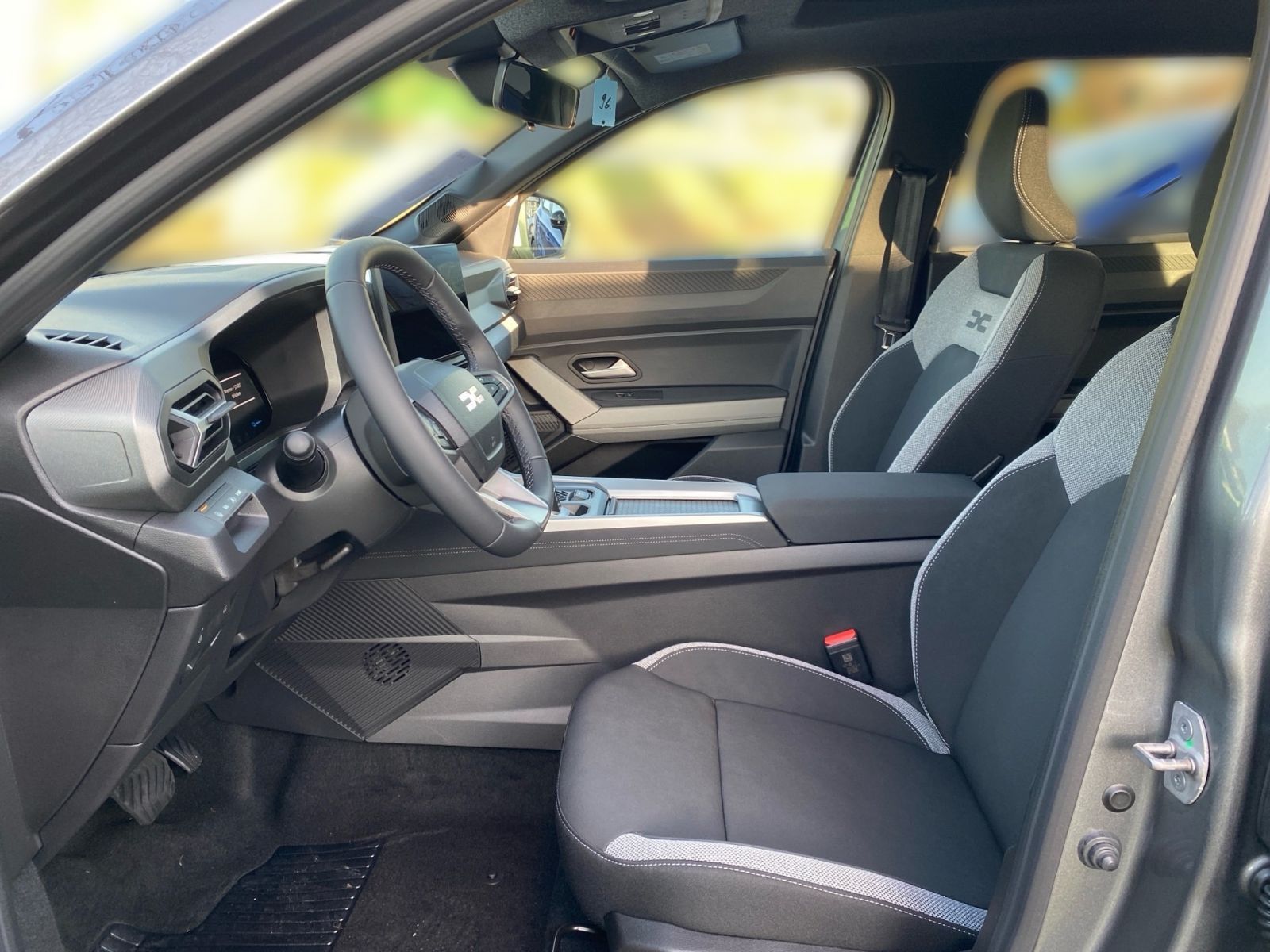 Fahrzeugabbildung Dacia Bigster 1.8 E-TECH Hybrid 155 Journey *Glasdach*