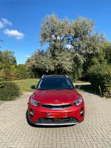 Kia KIA Stonic Kombilimousine zu VERKAUFEN für... - Kia Stonic in Duisburg