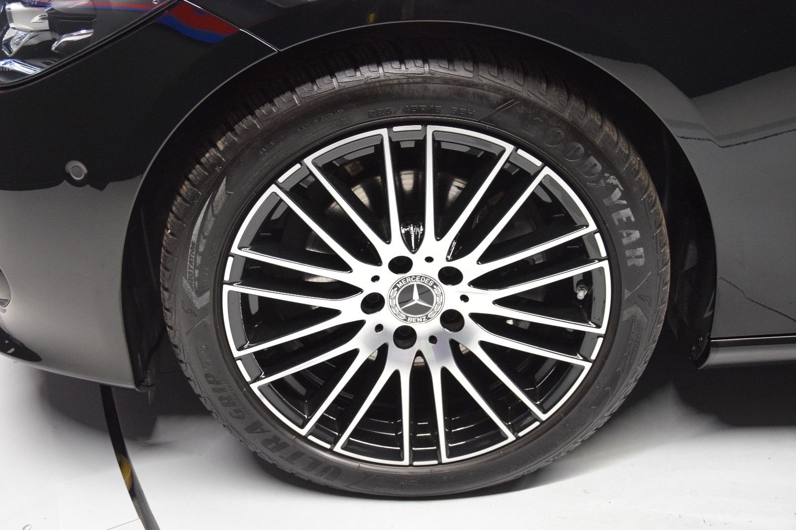 Fahrzeugabbildung Mercedes-Benz C 180 T-Modell Avantgarde MBUX Ambiente Kamera