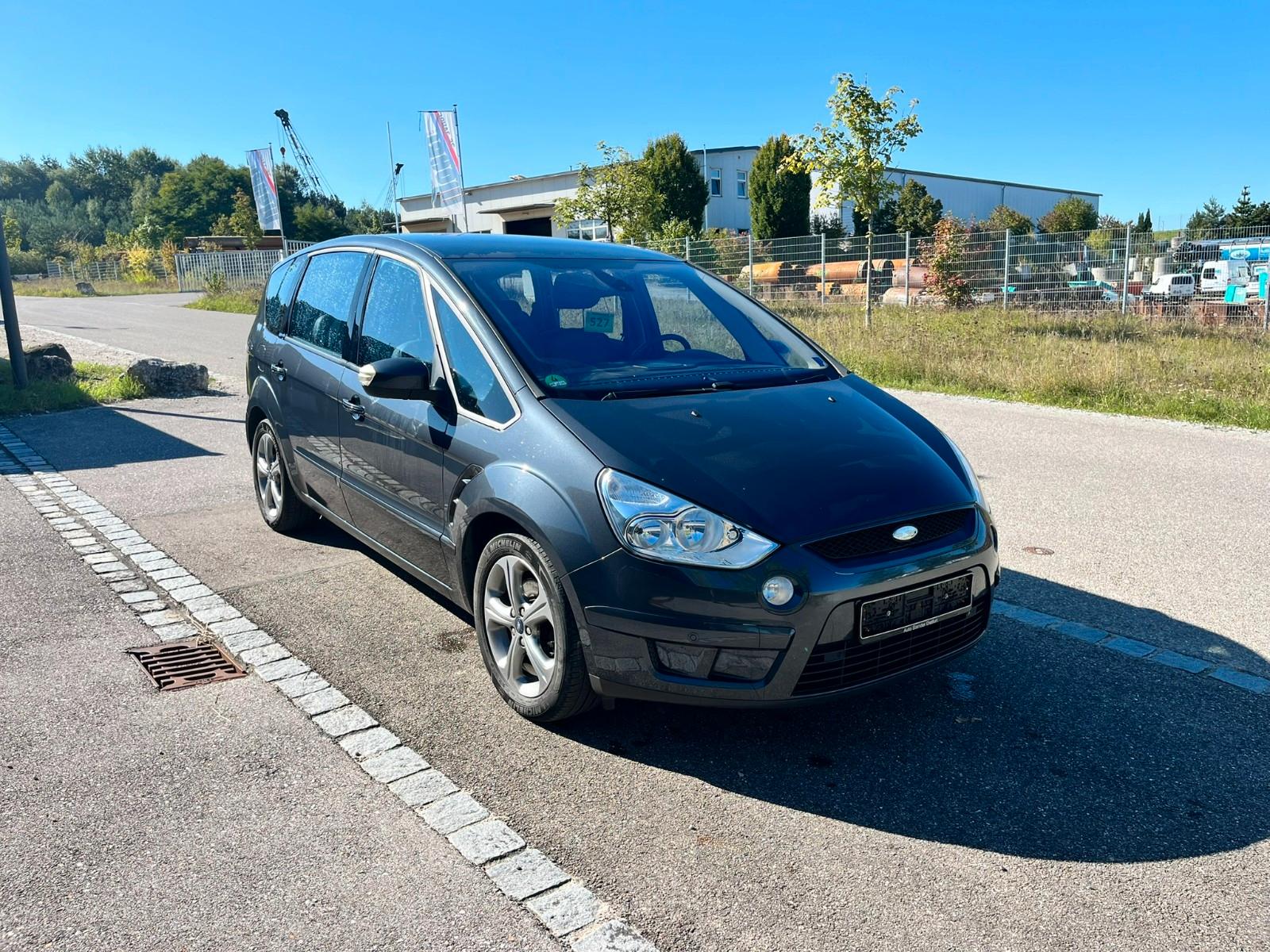 Ford S-Max S-MAX Titanium *2. HAND*LEDER*AHK*7 SITZER