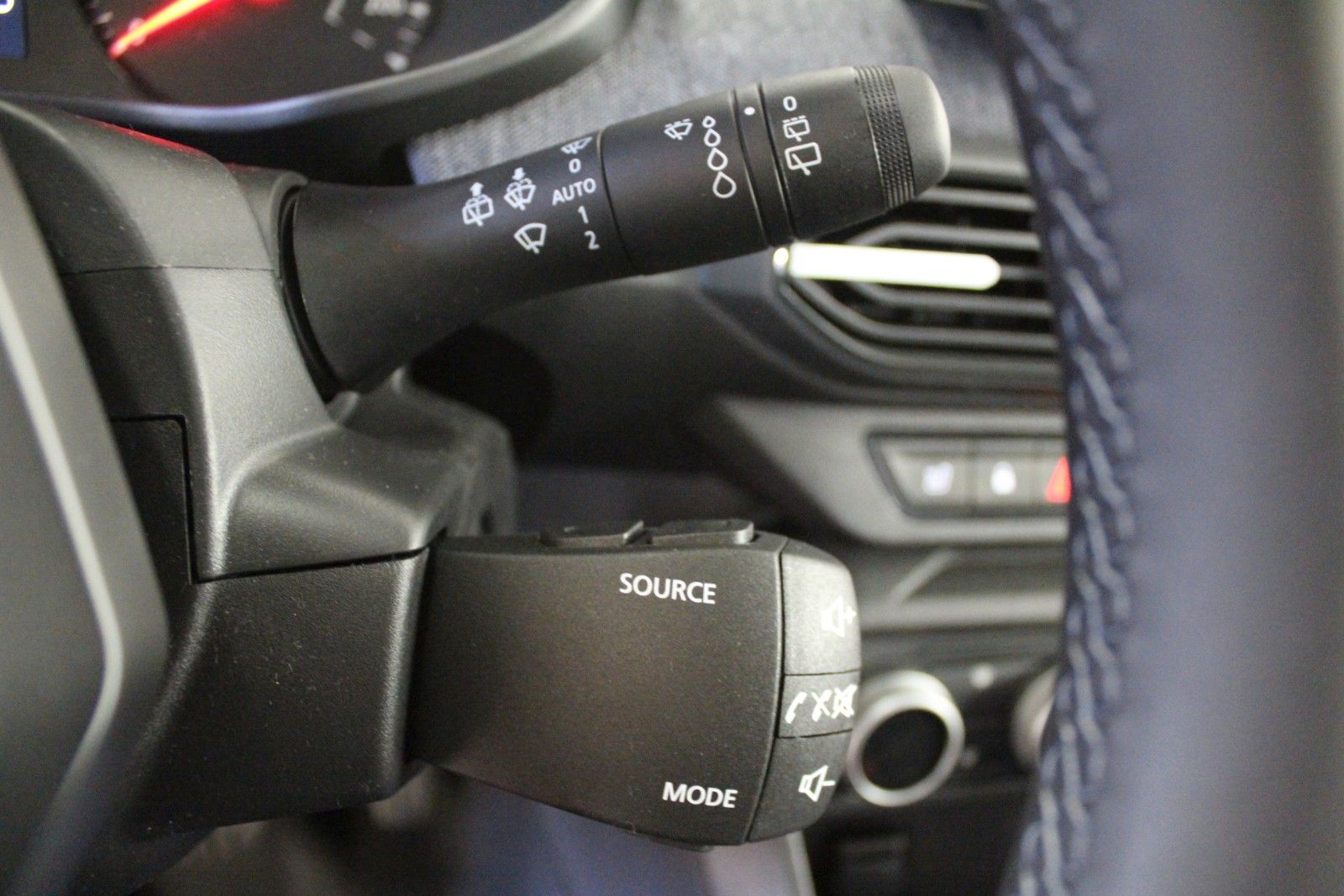 Fahrzeugabbildung Dacia Sandero Expression ECO-G 120 *Sitzhz*LPG