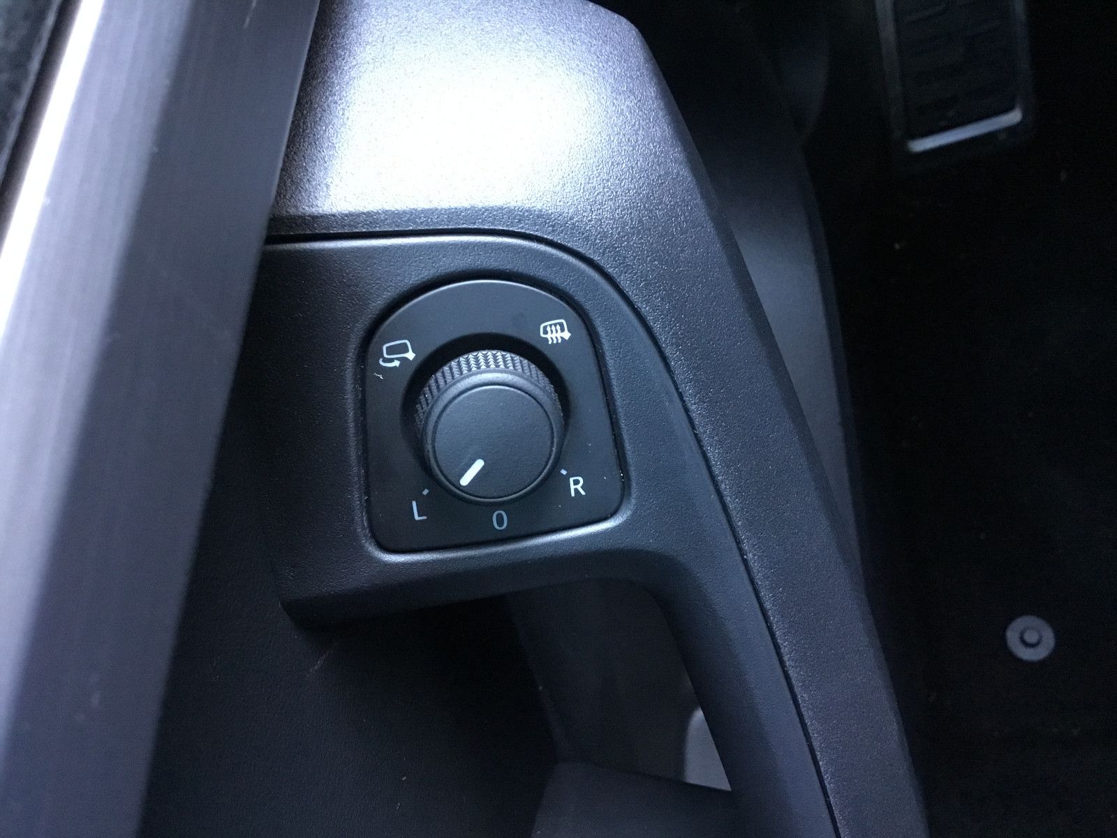 Fahrzeugabbildung SEAT Ateca 2.0 TSI FR 4Drive DSG+AHK+19"+Dinamica+ACC