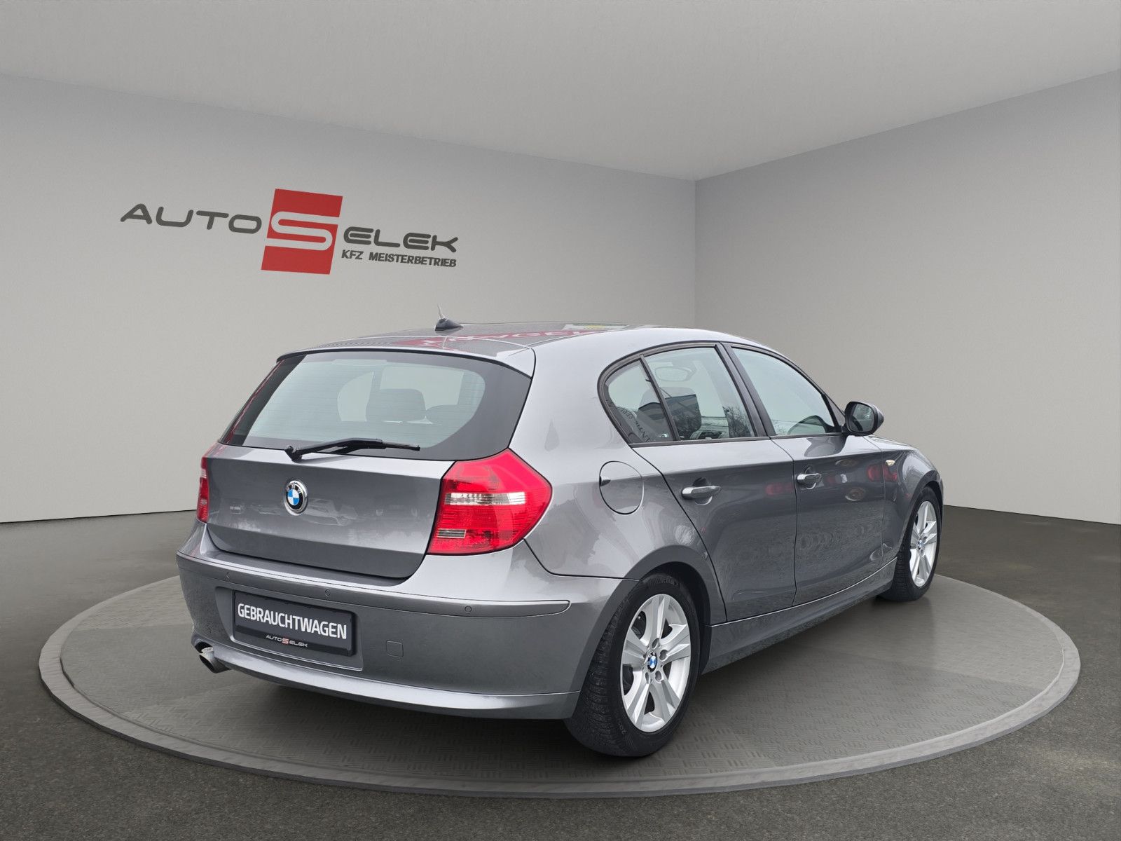 Fahrzeugabbildung BMW 118i 1 Limousine PDC+SHZ+TEMPOMAT+KLIMA