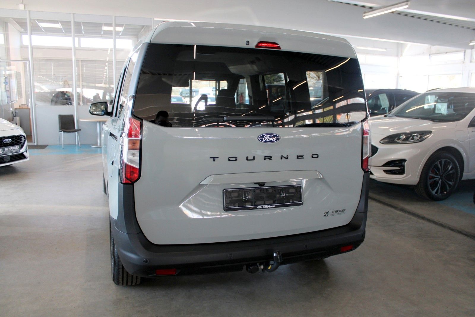 Fahrzeugabbildung Ford Tourneo Courier Titanium AHK Kamera WinterPaket2
