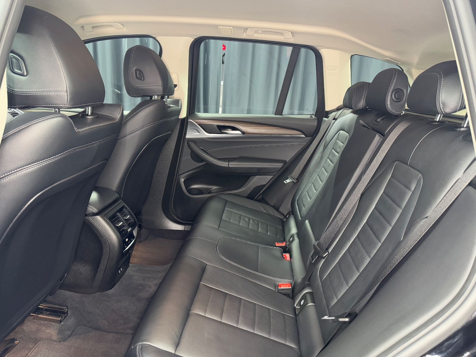 Fahrzeugabbildung BMW X3 xDrive 20d|LEDER|NAVI|M-SPORT 19 ZOLL|AHK