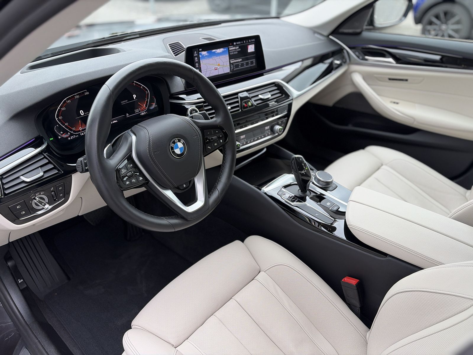 BMW 540i SportLine HeadUp DriAsPl Harman Adapt-Fahr  foto 6