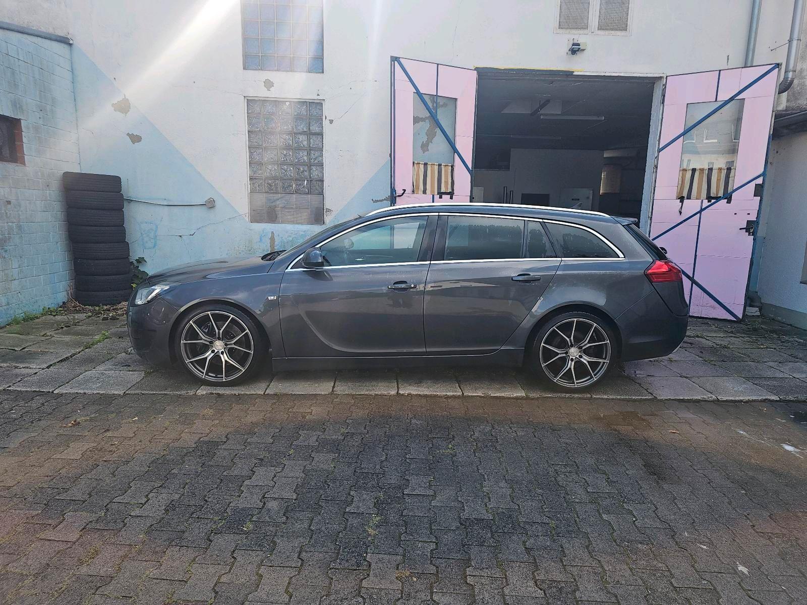 Opel Insignia 2010 — engine 325 HP (239kW)