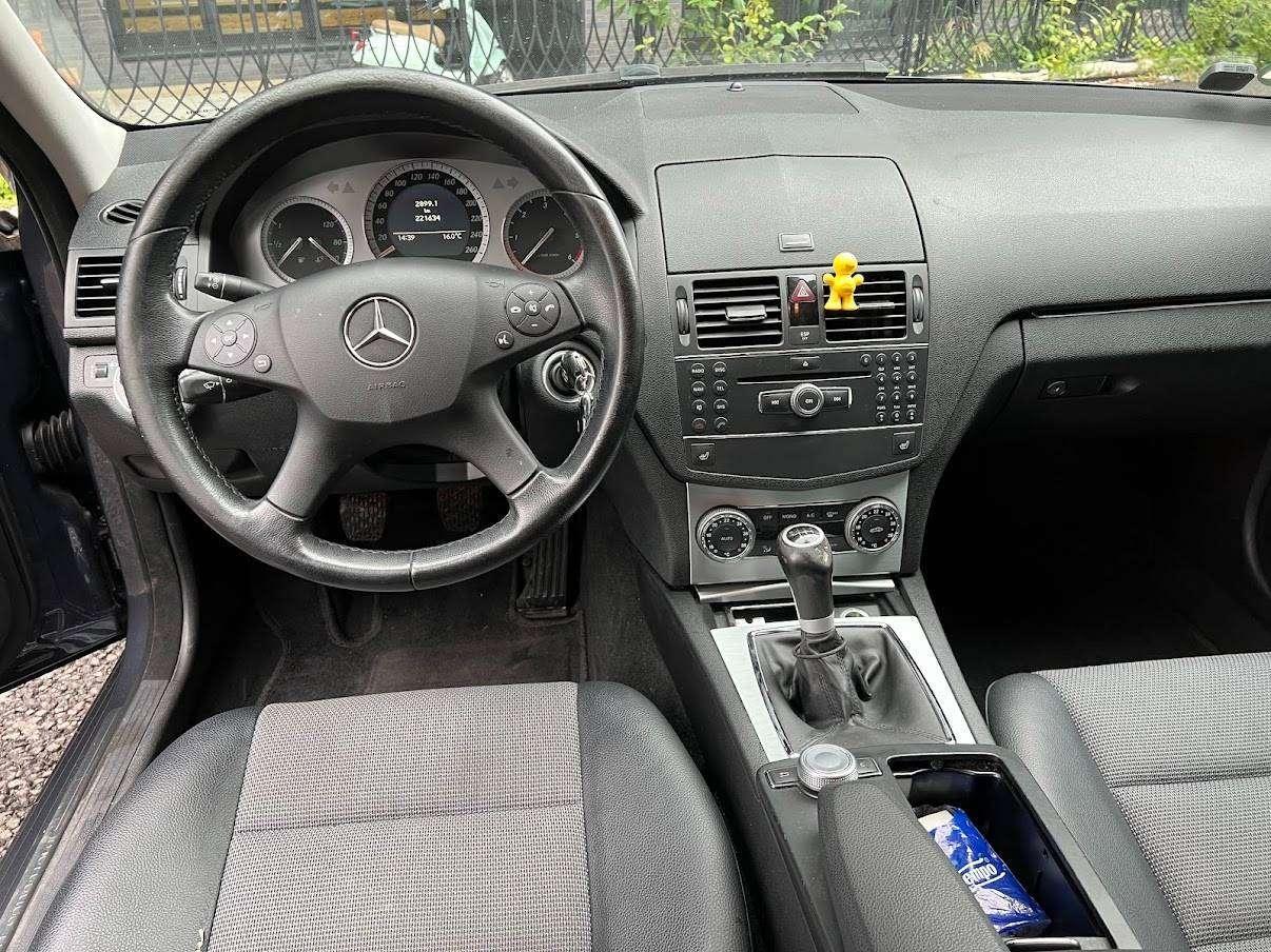 Mercedes-Benz C220 2008 — photo 9
