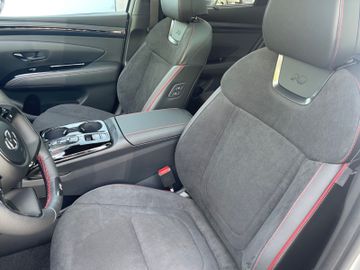 Fahrzeugabbildung Hyundai TUCSON 1.6 T-GDi 180PS DCT 48V 4WD N-LINE VOLL