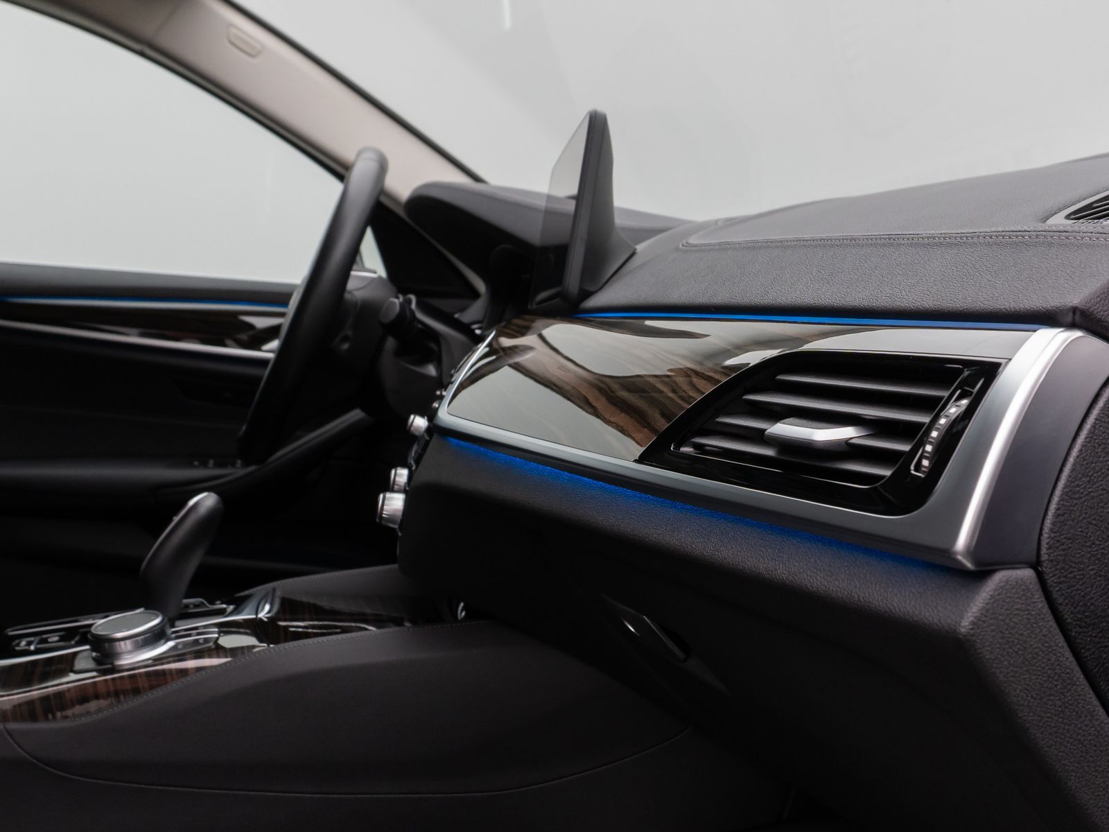 Fahrzeugabbildung BMW 530e xD Luxury Line DAB Komfort HUD Laser HiFi