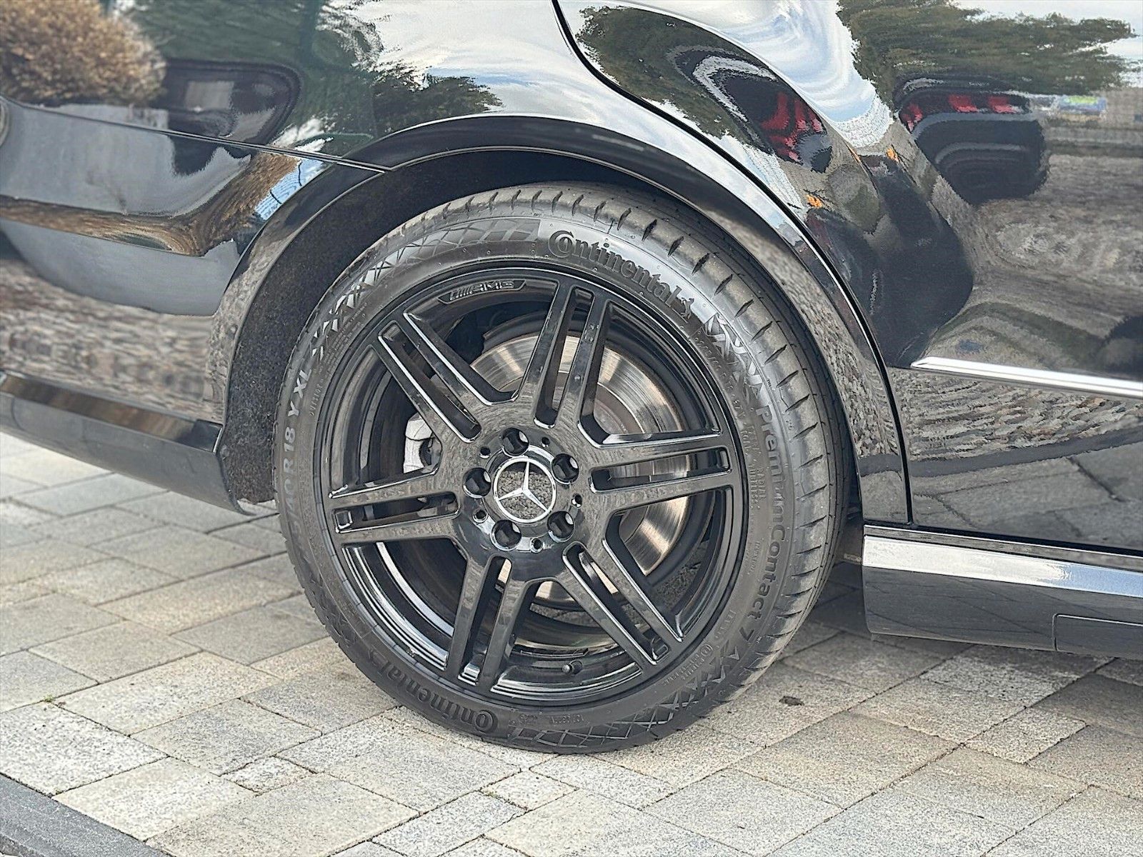 Fahrzeugabbildung Mercedes-Benz E 500 CGI AMG Black Edition *ACC*Pano*Airmatic*