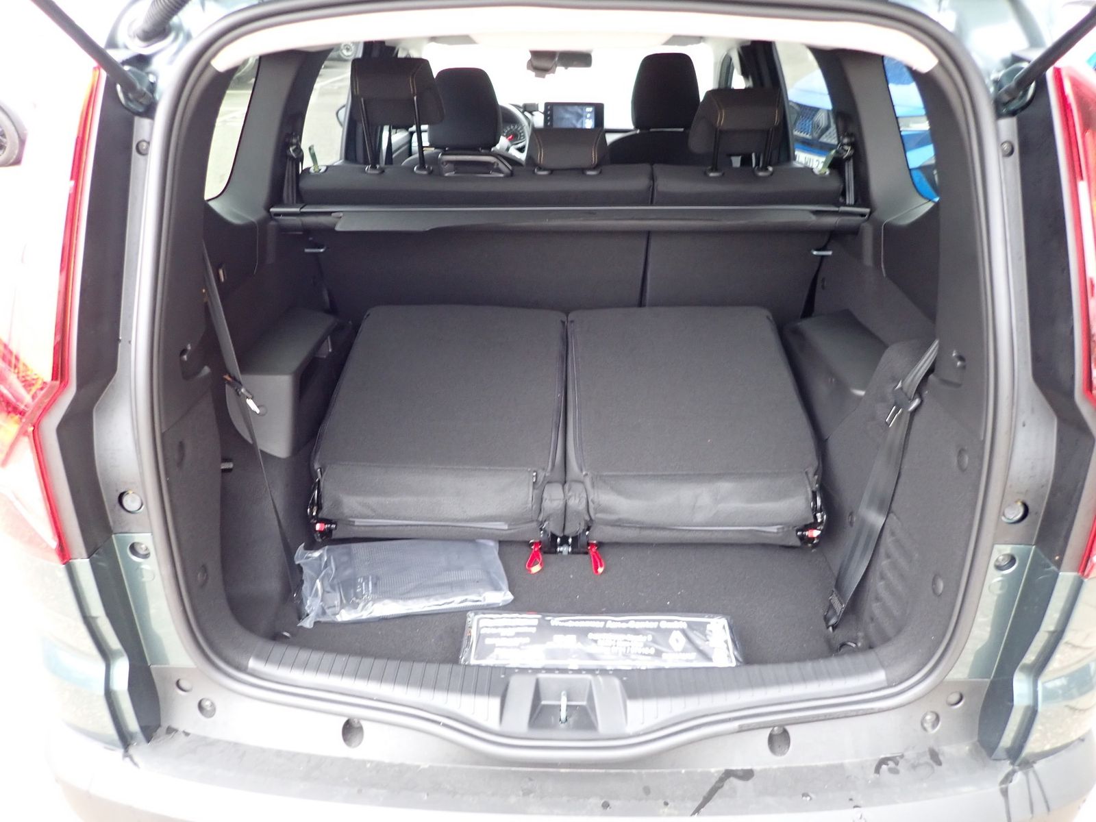 Fahrzeugabbildung Dacia Jogger TCe 110 EXTREME+/7-SITZ/SHZ/EPH/RFK/NAVI/