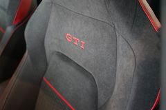 VW Golf GTI Clubsport | Akrapovic | Pano | AHK VW Golf GTI Clubsport | Akrapovic | Pano | AHK