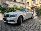 Mercedes-Benz 250 CGI - Mercedes-Benz 250: Weiß