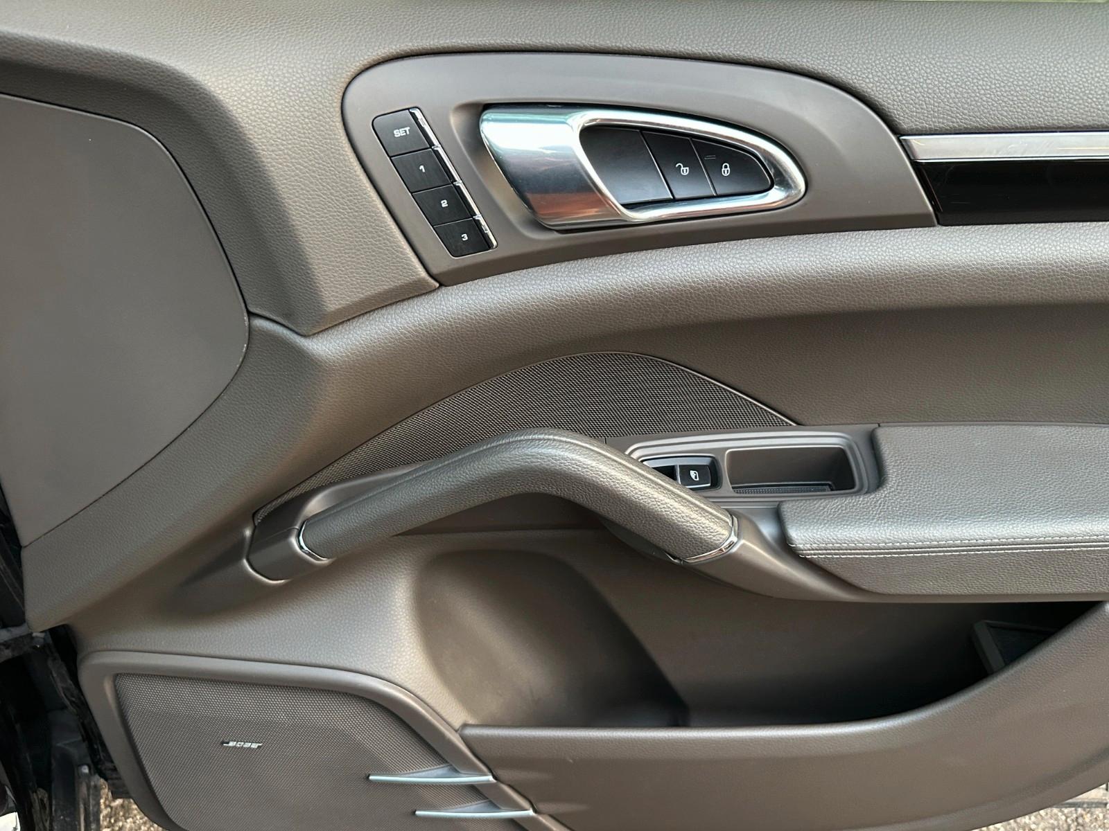 PORSCHE CAYENNE S E-HYBRID PLATINUM EDITION *PANO*LM-21" | 416 ch | 4X4 | BVA | 1-HD, TOP-AUSSTATTUNG!