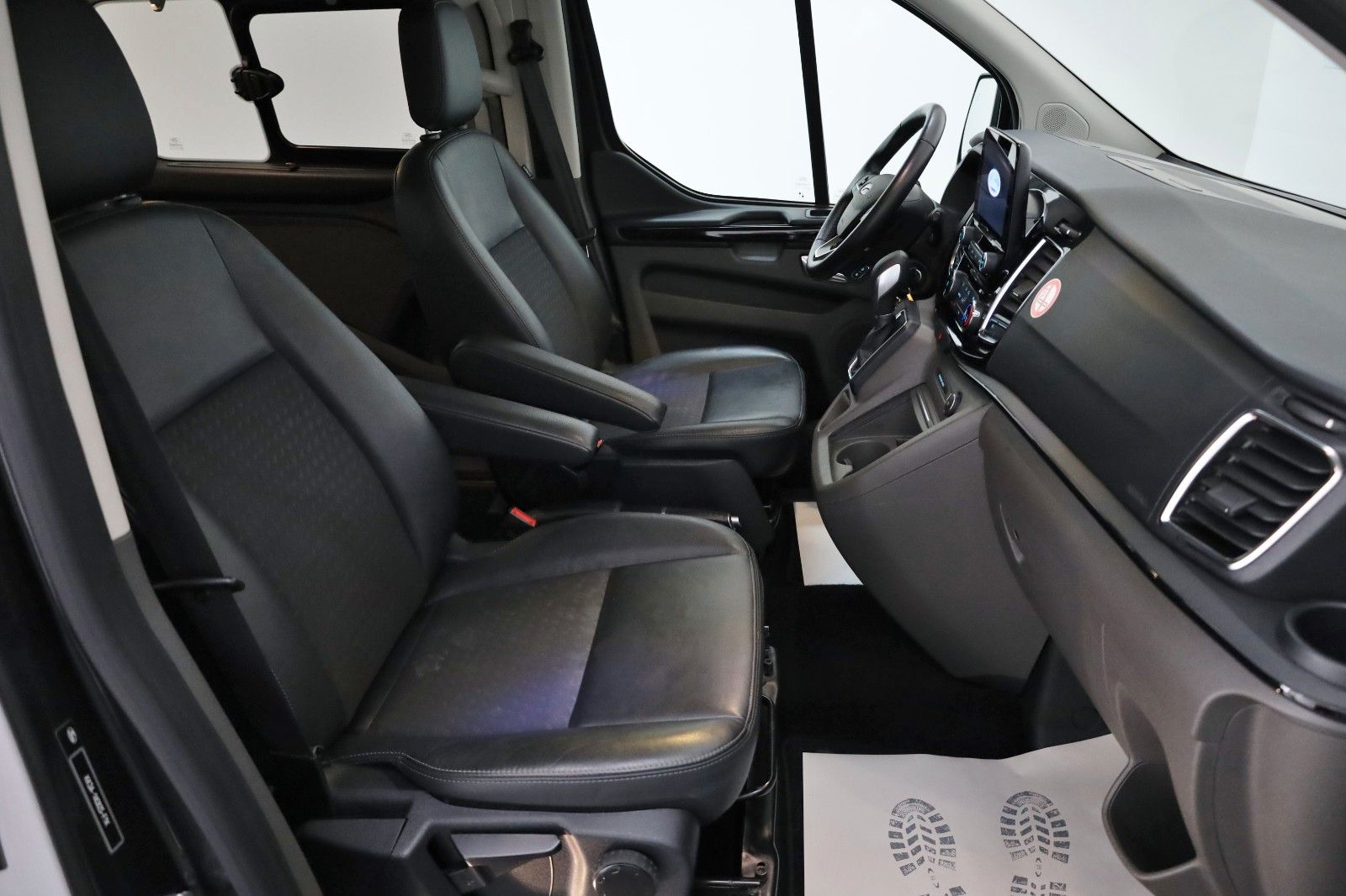 Fahrzeugabbildung Ford Tourneo Custom Sport 8 Sitzer,T.Leder,Navi,Xenon