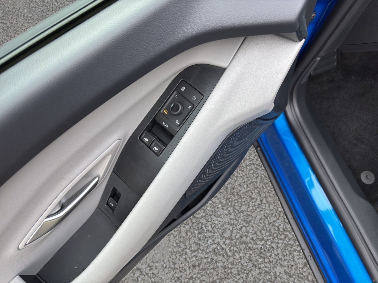 Fahrzeugabbildung Ford Explorer RWD