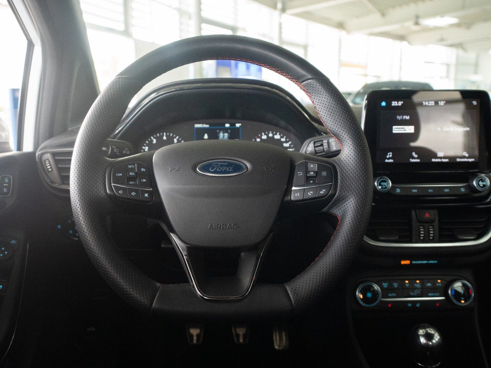 Fahrzeugabbildung Ford Fiesta ST-Line/KLIMAAUTOMATIK/TEMPOMAT/WINTER-P