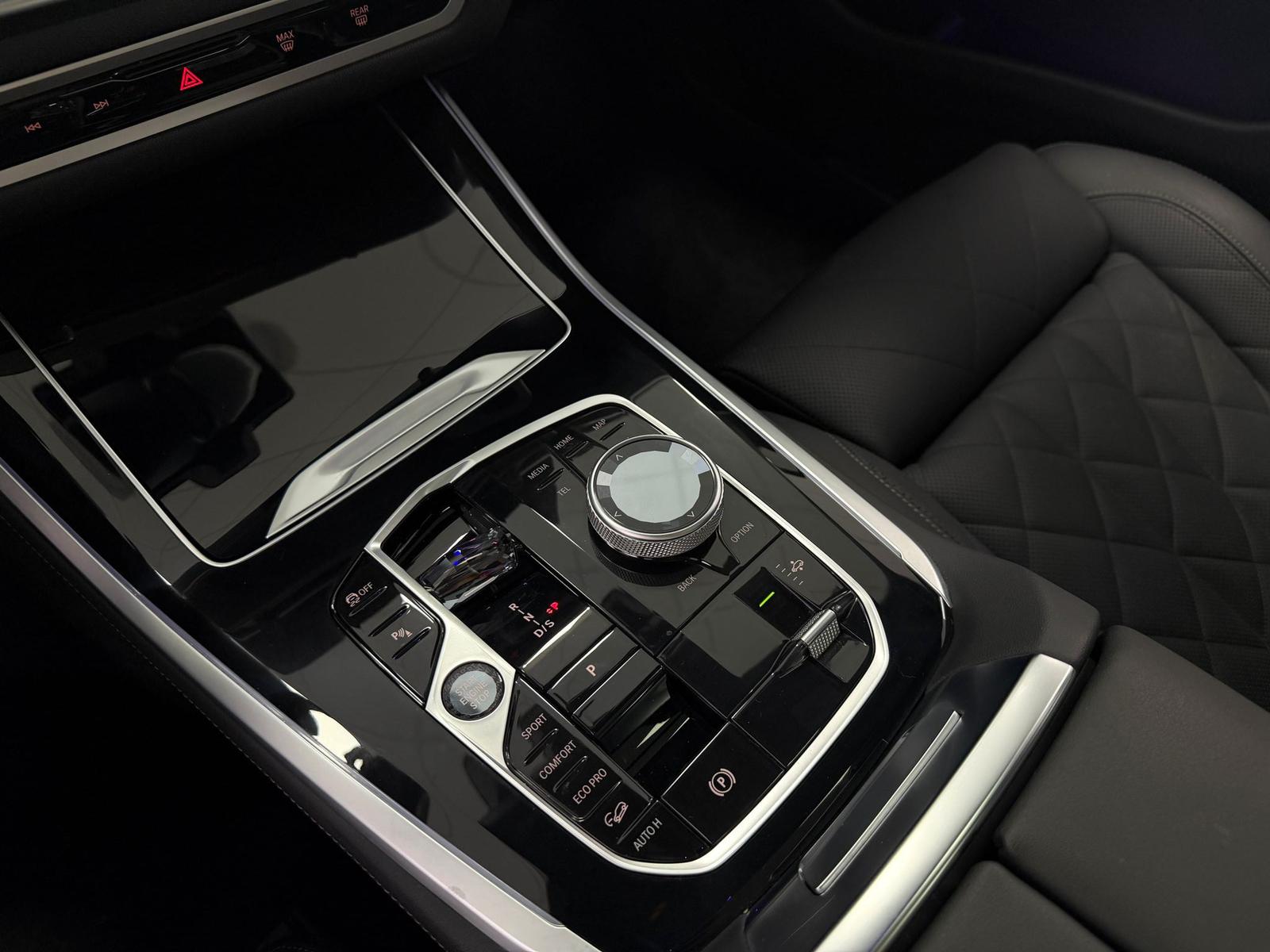 BMW X5 M60 i xD*PANO-SKY*STHZG*H-K*HUD*ACC*GLAS*360°