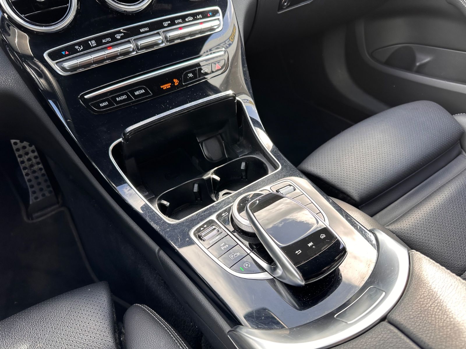 Fahrzeugabbildung Mercedes-Benz C 300 T-Modell AMG Line Night/AHK/LED/Navi/eHeck