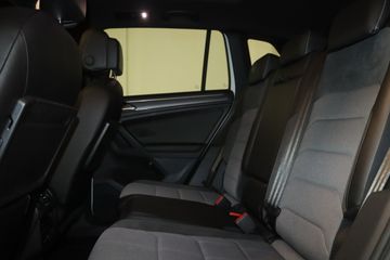 Volkswagen Tiguan - 12