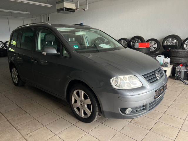 Volkswagen Touran Highline *7-Sitz.*SHZ*Klimaauto.*Tempomat